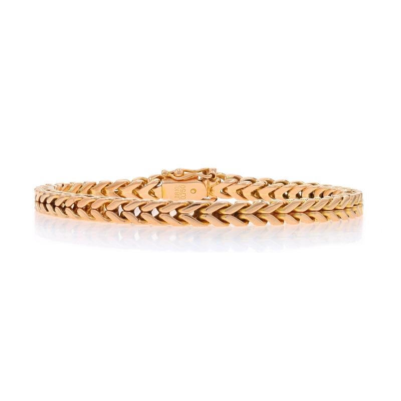 Contenu du métal : Or jaune 18k

Style de chaîne : Franco
Style de bracelet : Chaîne
Type de fermeture : Fermoir à onglet avec deux fermoirs de sécurité latéraux

Mesures

Longueur : 7 1/2