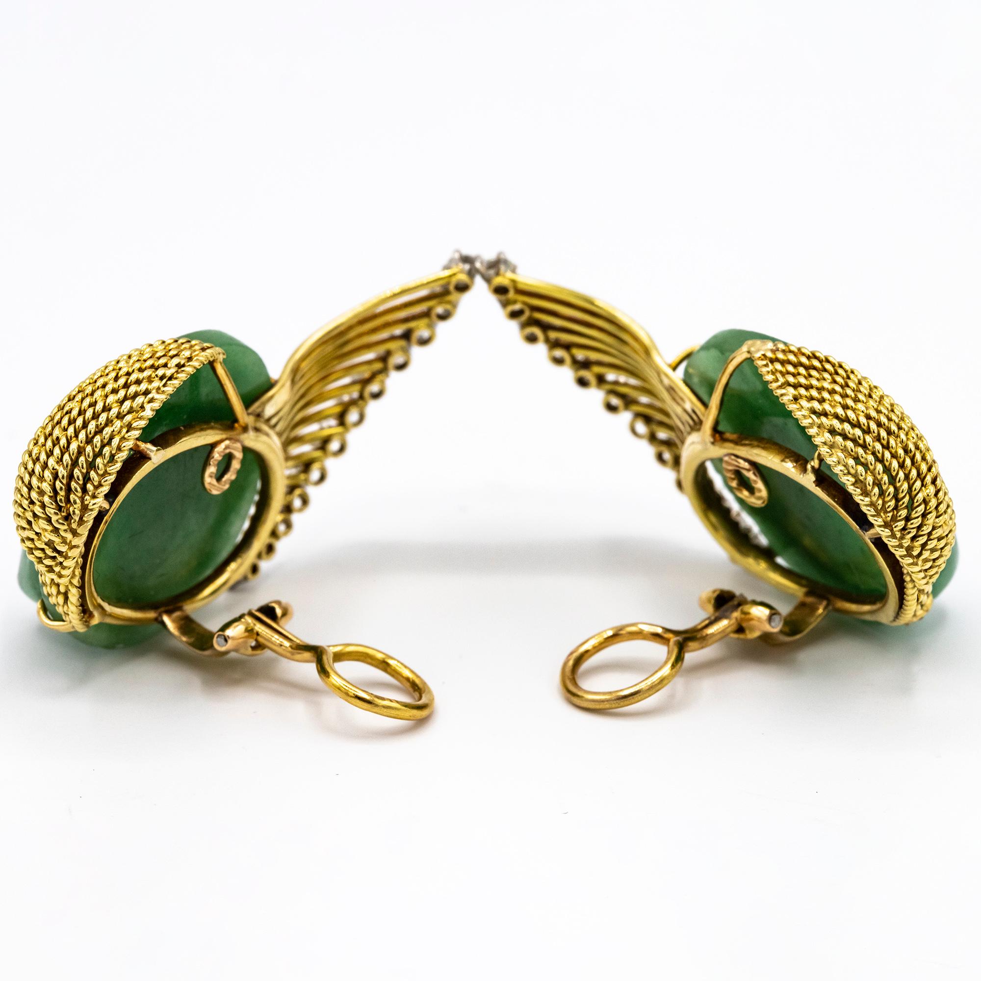 Gelbgold Französisch geschnitzte grüne Jade Gesichter Diamant Ohrclips Ohrringe im Zustand „Hervorragend“ im Angebot in New York, NY