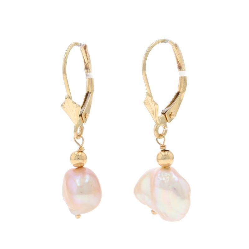 Perle Boucles d'oreilles pendantes en or jaune avec perles d'eau douce 14k percées en vente