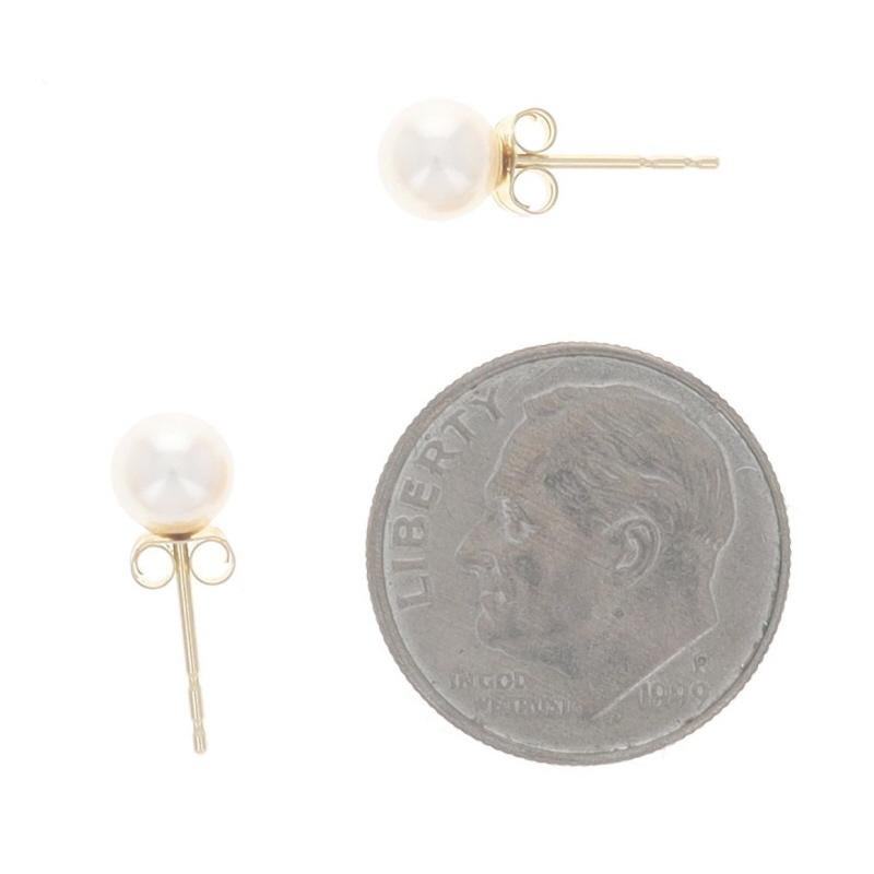 Women's Yellow Gold Freshwater Pearls Solitaire Stud Earrings 14k Round Pierced For Sale