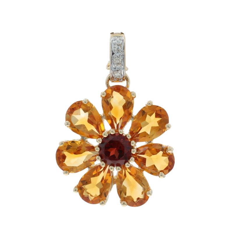 Contenuto del metallo: Oro giallo 14k

Informazioni su A. Stone

Granato naturale
Carati: .60ct
Taglio: Rotondo

Citrini naturali
Trattamento: Riscaldamento
Carati: 4,55ctw
Taglio: Pera

Diamanti naturali
Carati: .02ctw
Taglio: Singolo
Colore: H. H.