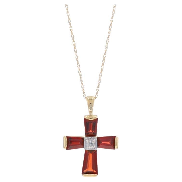 Collier croix en or jaune grenat diamant 17" - 14k Tapered Step 3.62ctw Faith en vente