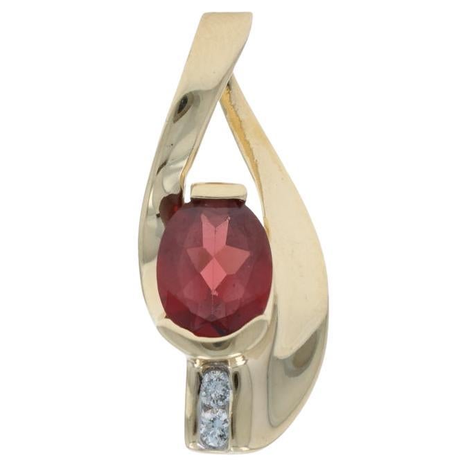 Pendentif en or jaune grenat diamant - 14k Oval 1.48ctw en vente