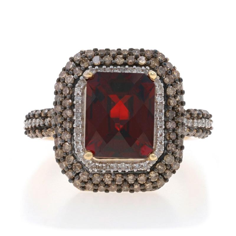 Dimensioni: 7 1/4
Costo della taglia: Up&Up per $50 o Down 1/2 taglia per $50

Contenuto metallico: oro giallo 10k e oro bianco 10k

Informazioni su A. Stone

Granato naturale
Carati: 3,80ct
Taglio: Taglio smeraldo a scacchiera

Diamanti