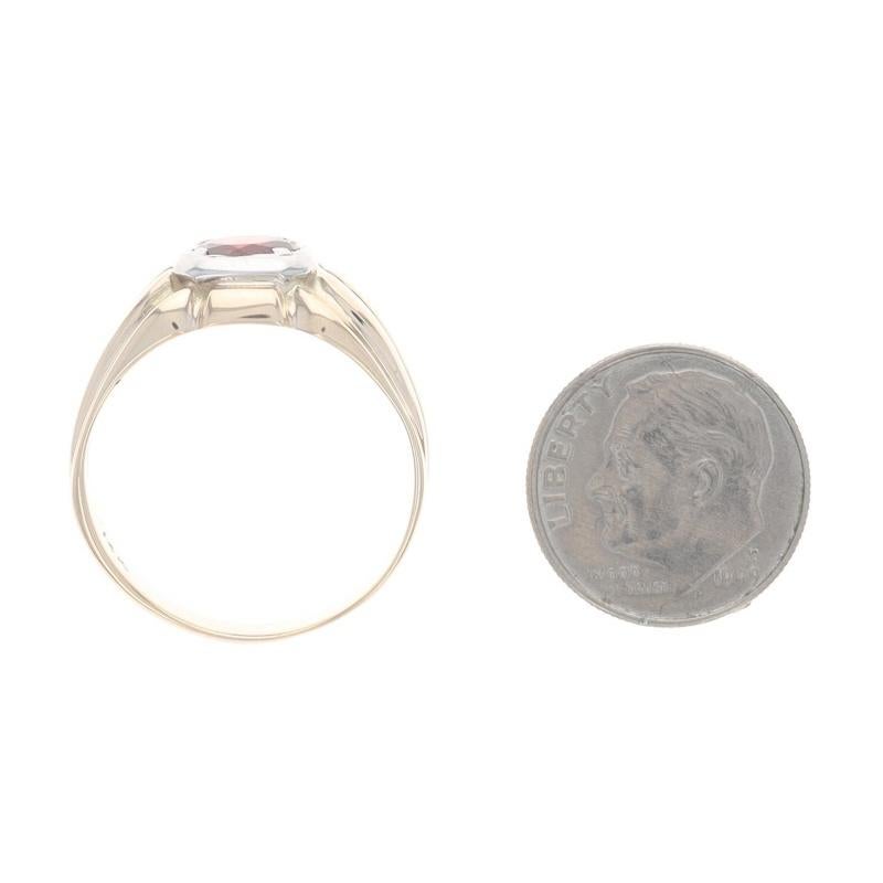 Yellow Gold Garnet Men's Ring - 14k Round 1.60ct Solitaire For Sale 1