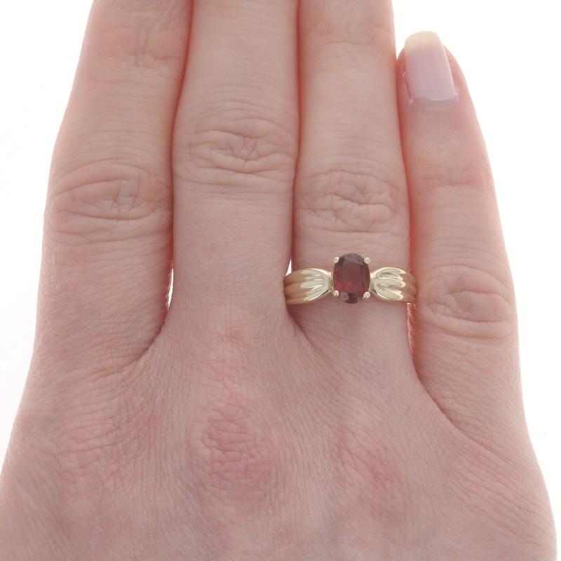 Oval Cut Yellow Gold Garnet Solitaire Ring - 10k Oval 1.00ct