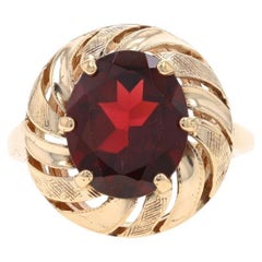 Yellow Gold Garnet Vintage Cocktail Solitaire Ring - 10k Oval 4.76ct Swirl