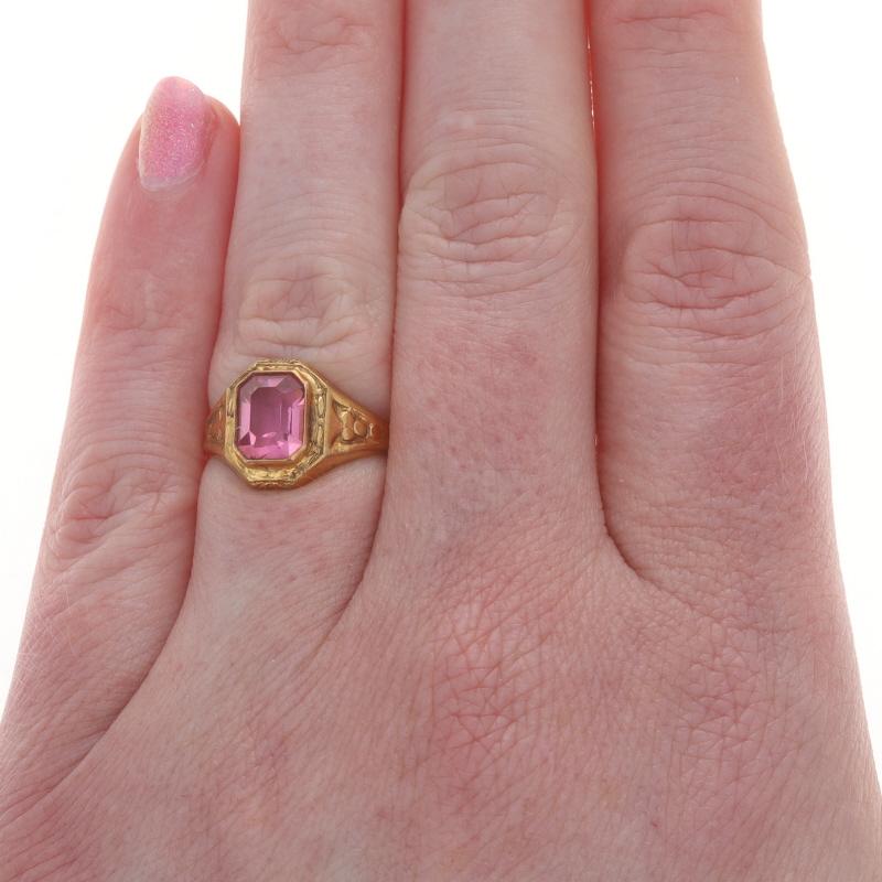 Anillo Solitario Vintage Oro Amarillo Cristal 10k SZ 6 1/2 en Excelente estado para la venta en Greensboro, NC