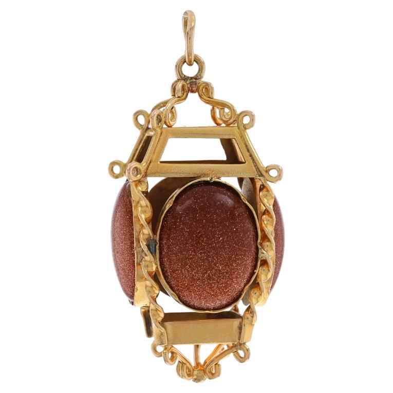 Charm Lanterna d'epoca in oro giallo 18k Cabochon ovale in vendita