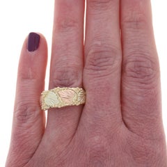 Yellow Gold Grape Clusters & Leaves Black Hills Gold Men's Ring - 10k Band