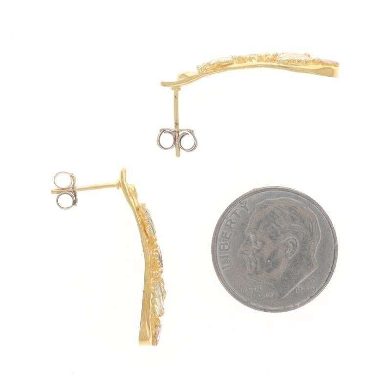 Boucles d'oreilles pendantes en or jaune Grapevine Black Hilles - 10k Pierced Pour femmes en vente