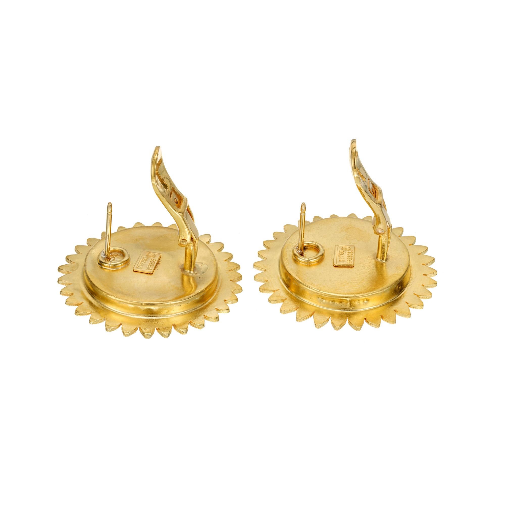 Boucles d'oreilles grecques rondes texturées en or jaune Excellent état - En vente à Stamford, CT