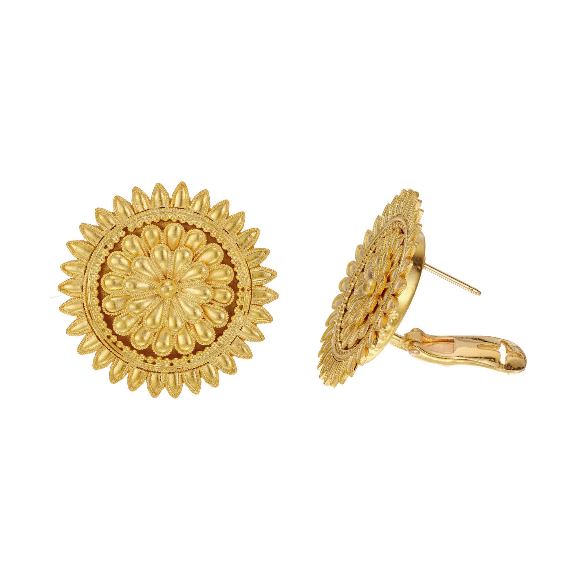 Yellow Gold Greek Round Textured Earrings In Excellent Condition For Sale In Stamford, CT