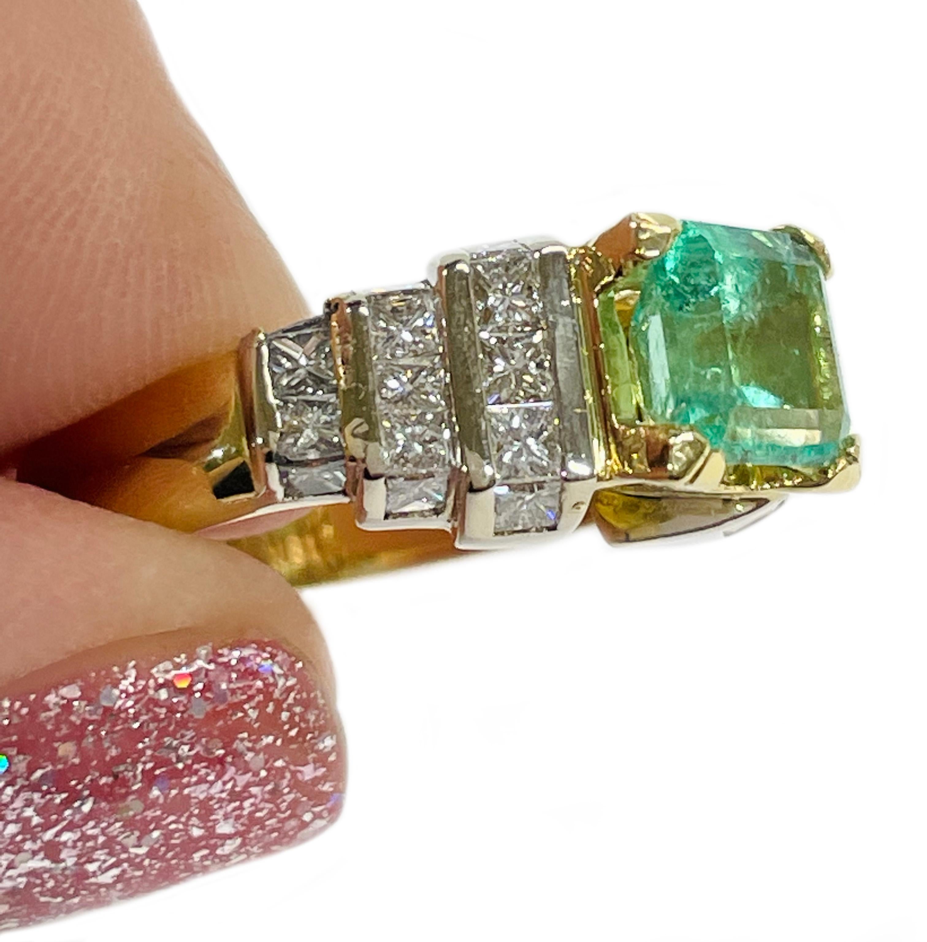 Women's or Men's Yellow Gold Green Beryl Diamond Ring For Sale