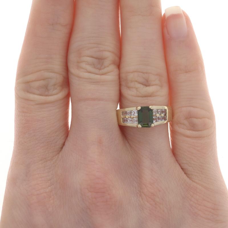 Yellow Gold Green & White Sapphire Ring - 10k Emerald Cut 1.60ctw In Excellent Condition For Sale In Greensboro, NC