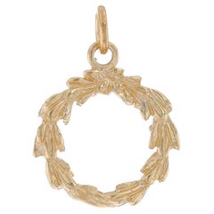 Used Yellow Gold Greenery Wreath Charm - 14k Festive Home Decor Circle Pendant