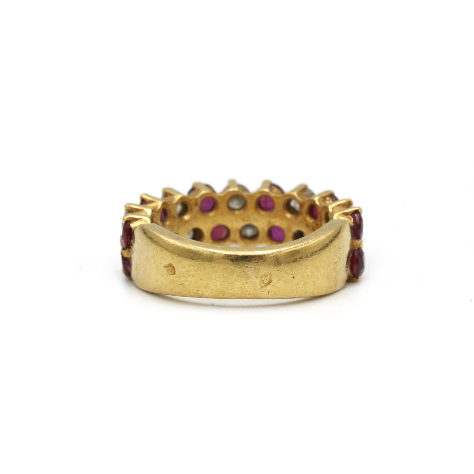 Bague de demi-éternité en or jaune avec diamants et rubis, 18K Pour femmes en vente