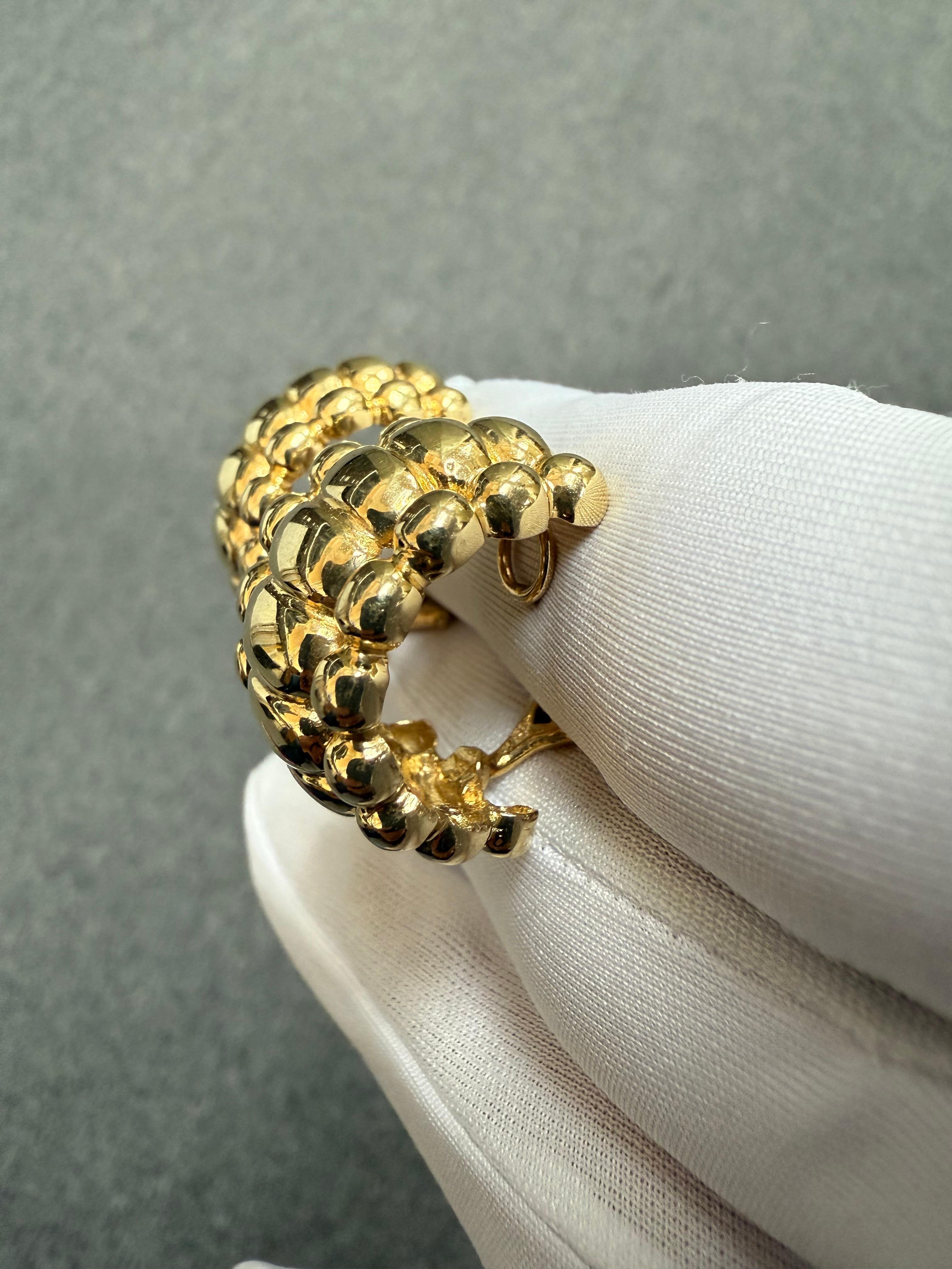 Boucles d'oreilles à pince en or jaune Circa 1980 en vente 4