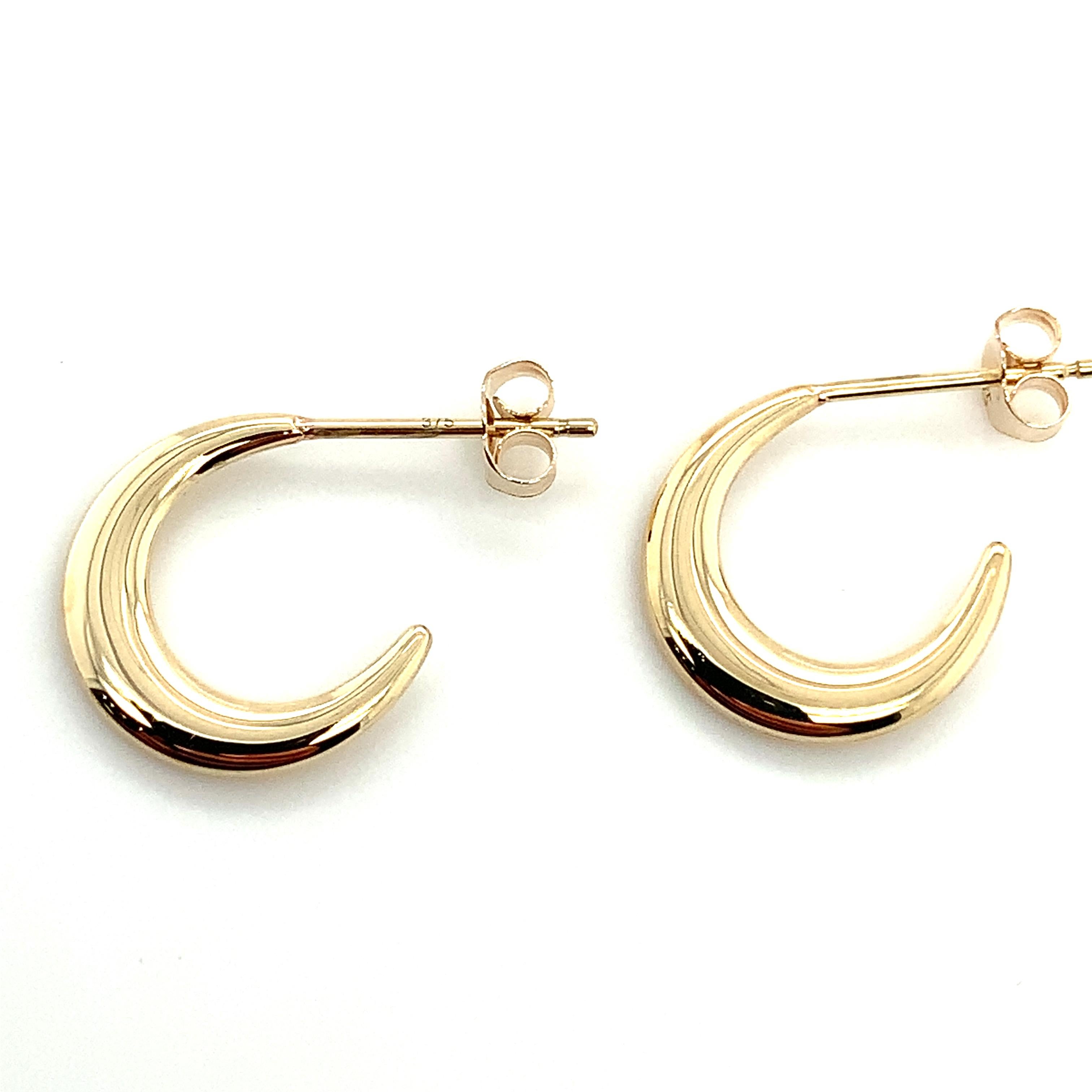 Women's Yellow gold half moon crescent hoop huggie earrings For Sale