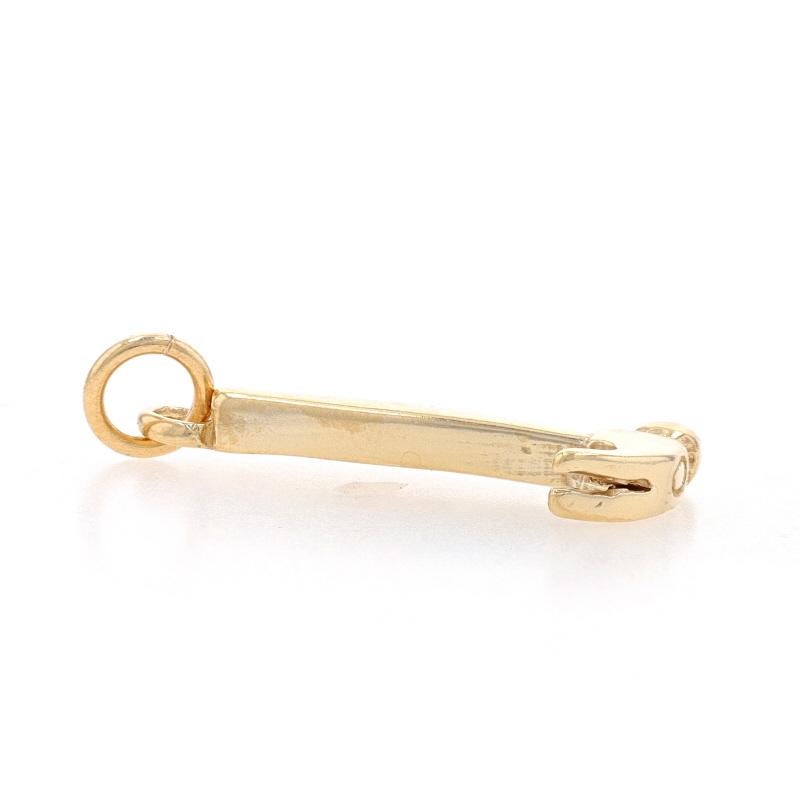 Yellow Gold Hammer Charm 14k Construction Hand Tool Woodworking Building Repairs In Excellent Condition For Sale In Greensboro, NC