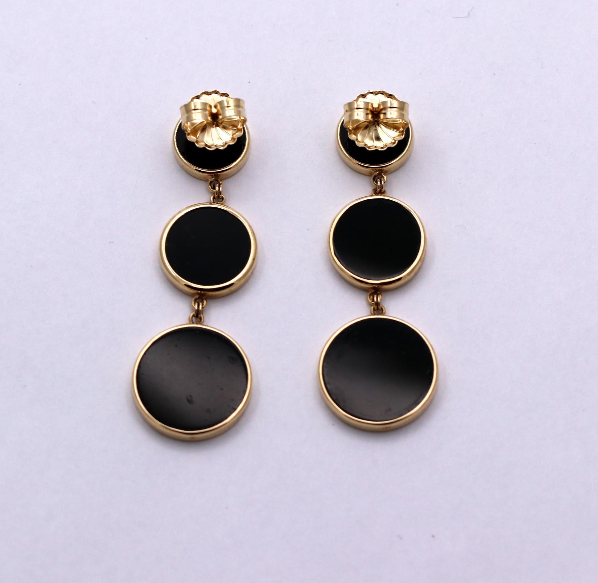Yellow Gold Hanging Earrings with Onyx and Modern Design In Good Condition In Palm Beach, FL