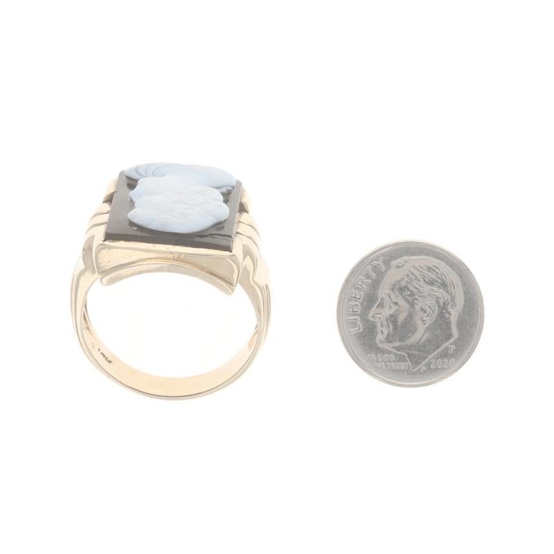Yellow Gold Hardstone / Banded Agate Art Deco Men's Ring - 10k Vintage Cameo For Sale 1