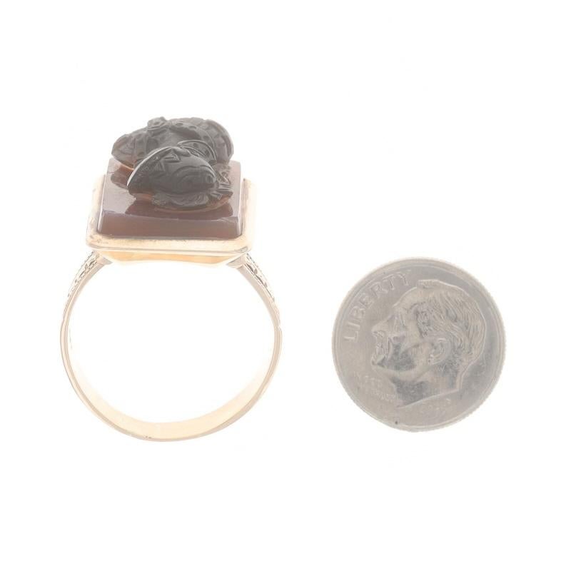 Yellow Gold Hardstone Banded Agate Victorian Men's Ring 14k Carved Cameo Warrior For Sale 2
