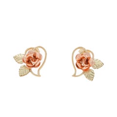 Pendientes de oro amarillo en forma de corazón Black Hills 10k Capullo de rosa perforados