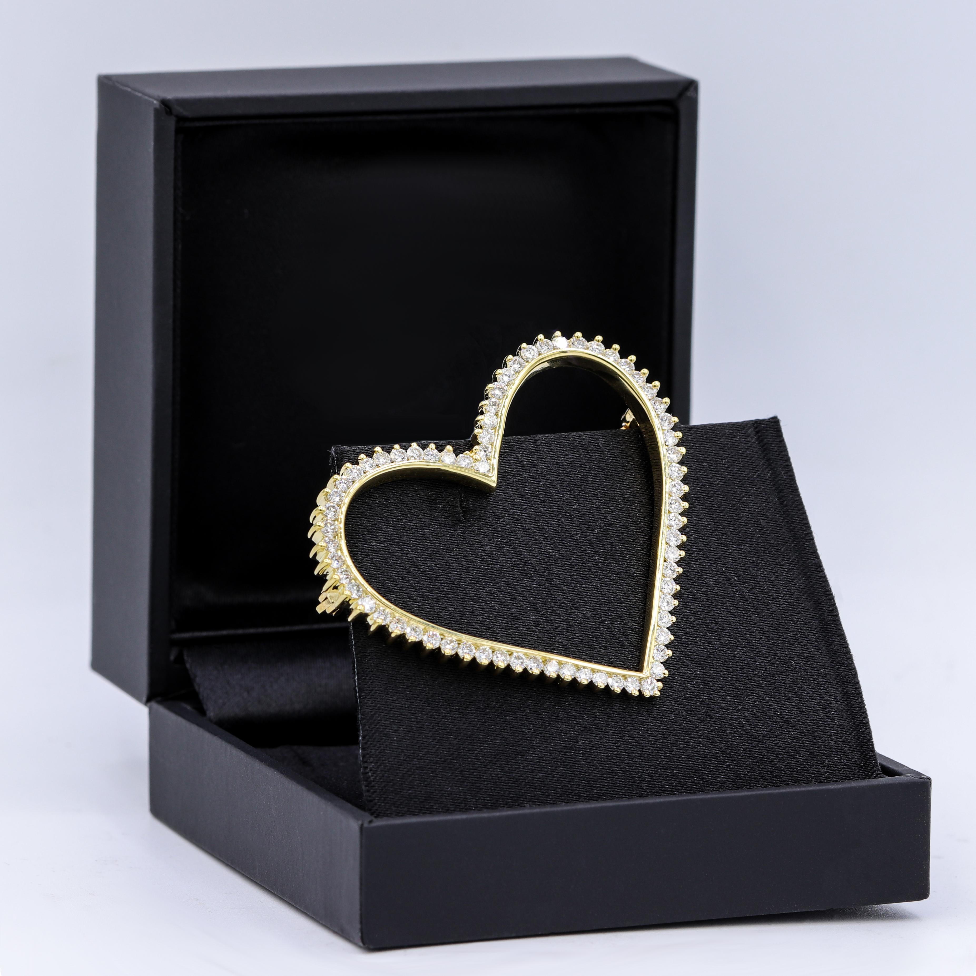 Round Cut Yellow Gold Heart Shape Brooch Features Diamonds For Sale