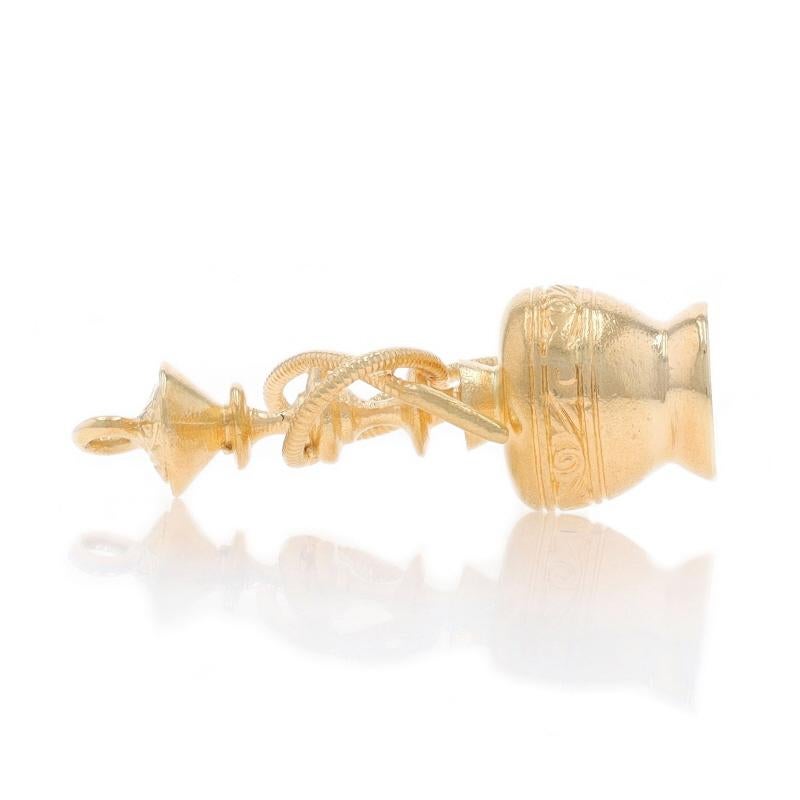 Yellow Gold Hookah Charm - 14k Tobacco In Excellent Condition For Sale In Greensboro, NC