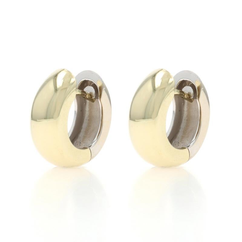 Contenu métallique : Or jaune 14k et or blanc 14k

Style : Cercle
Type de fermeture : Fermeture par boutons-pression

Mesures

Largeur du sommet : 6,3 mm (1/4