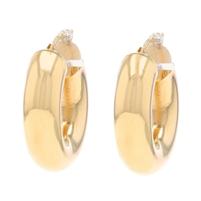 Contenuto del metallo: Oro giallo 14k

Stile: A cerchio
Tipo di chiusura: Chiusura a scatto
Caratteristiche: Struttura cava per una vestibilità confortevole per tutto il giorno

Misure

Altezza: 1 3/32