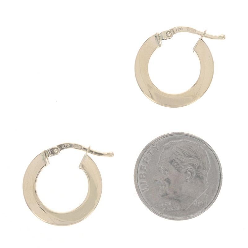 Boucles d'oreilles or jaune - 14k Squared Edge Pierced Italy en vente 1