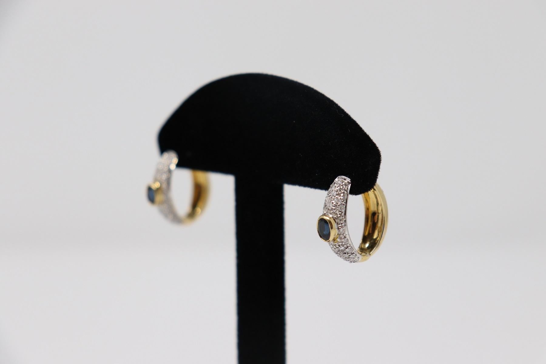 Yellow Gold Hoop Earrings with Brilliant Cut Diamonds and Blue Sapphire In New Condition For Sale In Bosco Marengo, IT