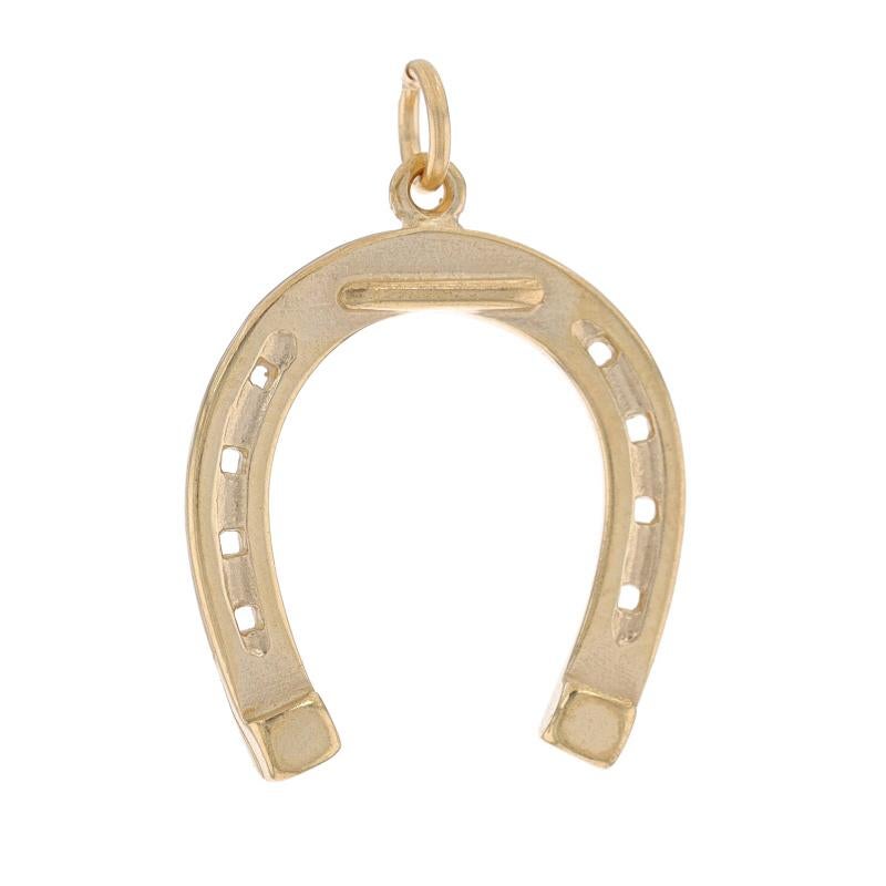 Metal Content: 14k Yellow Gold

Theme: Horseshoe, Good Luck, Equestrian
Features: Open Cut Detailing

Measurements

Tall (from stationary bail): 29/32