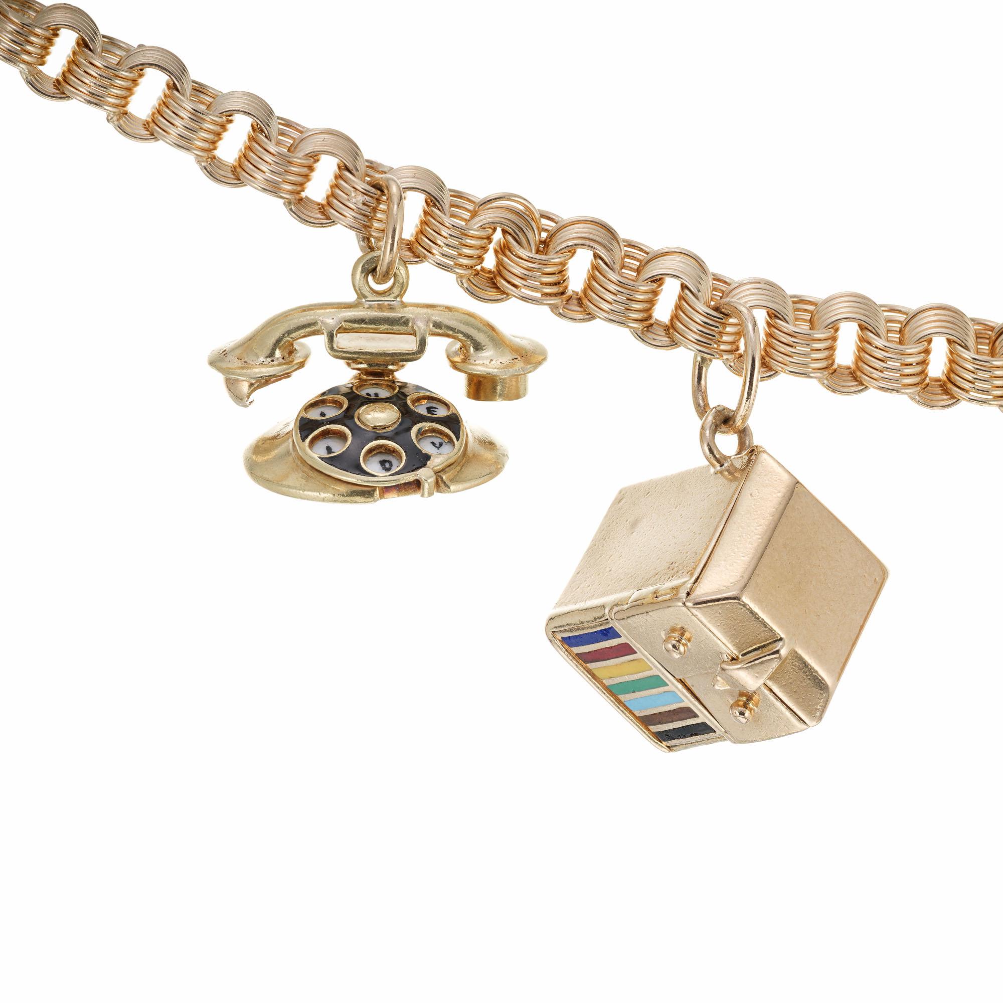 Bracelet à breloques en or jaune sur le thème de la maison  Unisexe en vente