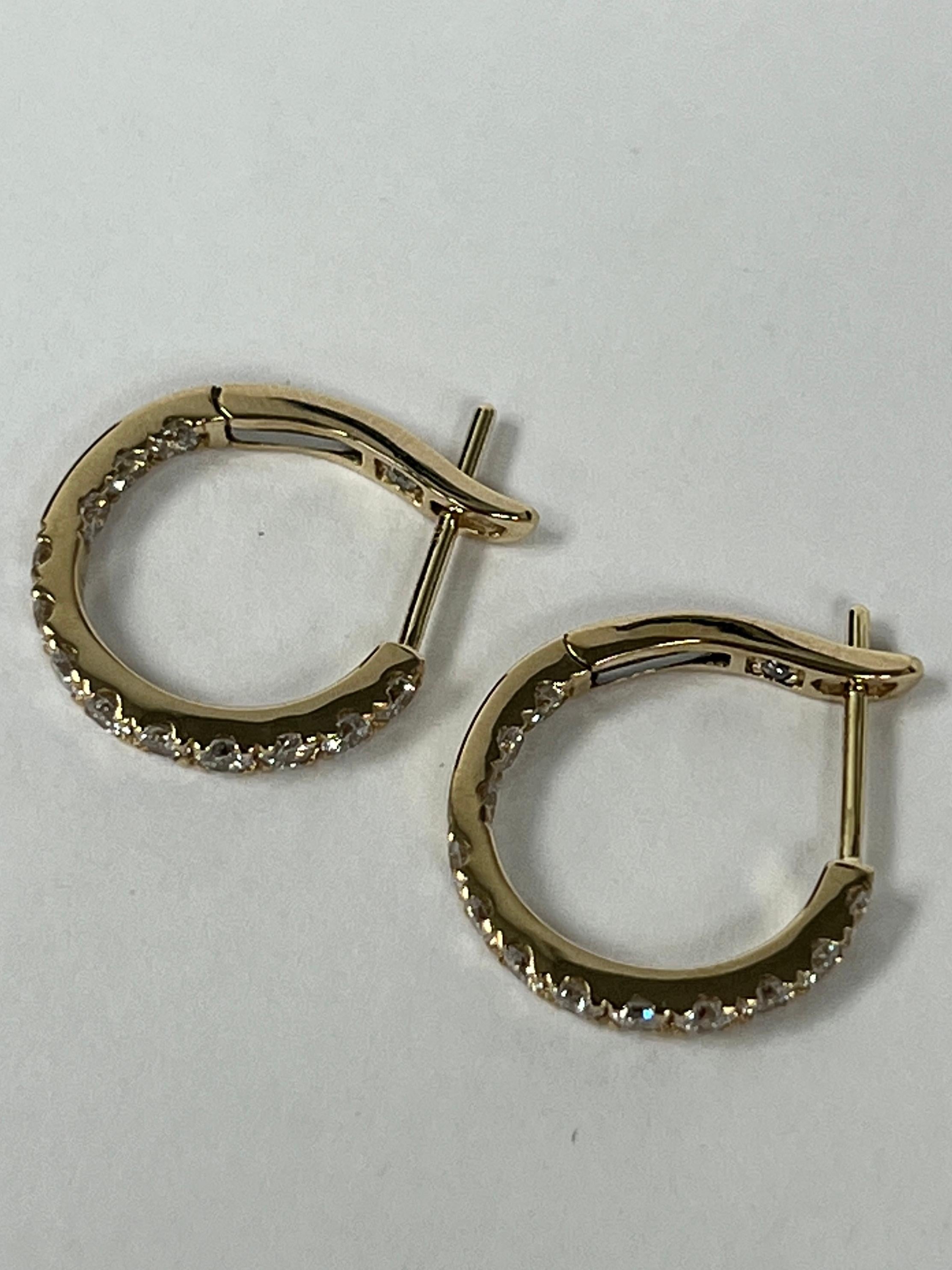 Yellow Gold Huggies Hoop Diamond Earrings In New Condition For Sale In Great Neck, NY