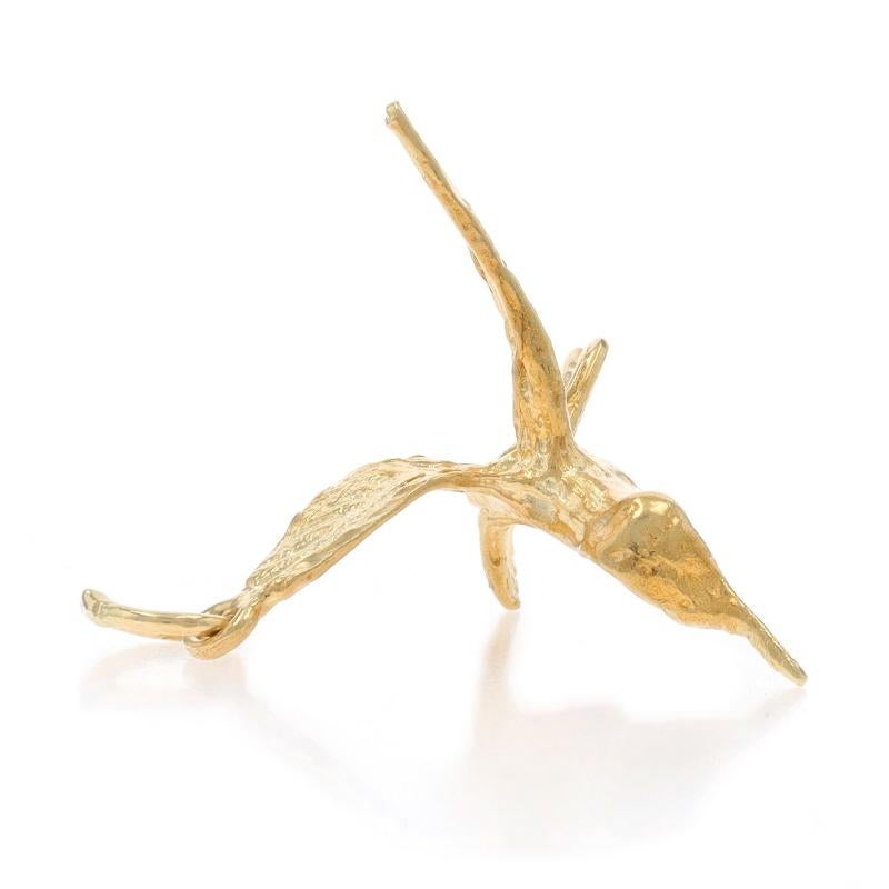 Colgante Colibrí de Oro Amarillo - Colgante Naturaleza 14k en Excelente estado para la venta en Greensboro, NC