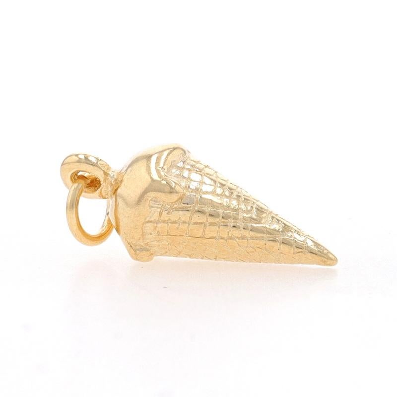 Yellow Gold Ice Cream Cone Charm - 14k Cold Dessert Sweet Summer Treat In Excellent Condition For Sale In Greensboro, NC