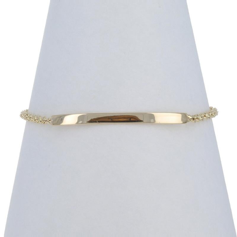 Contenuto del metallo: Oro giallo 14k

Stile: Barra di identificazione
Stile della catena: Corda
Tipo di chiusura: Chiusura a scatola tubolare con chiusura di sicurezza su un lato

Misure

Larghezza della catena: 3/32