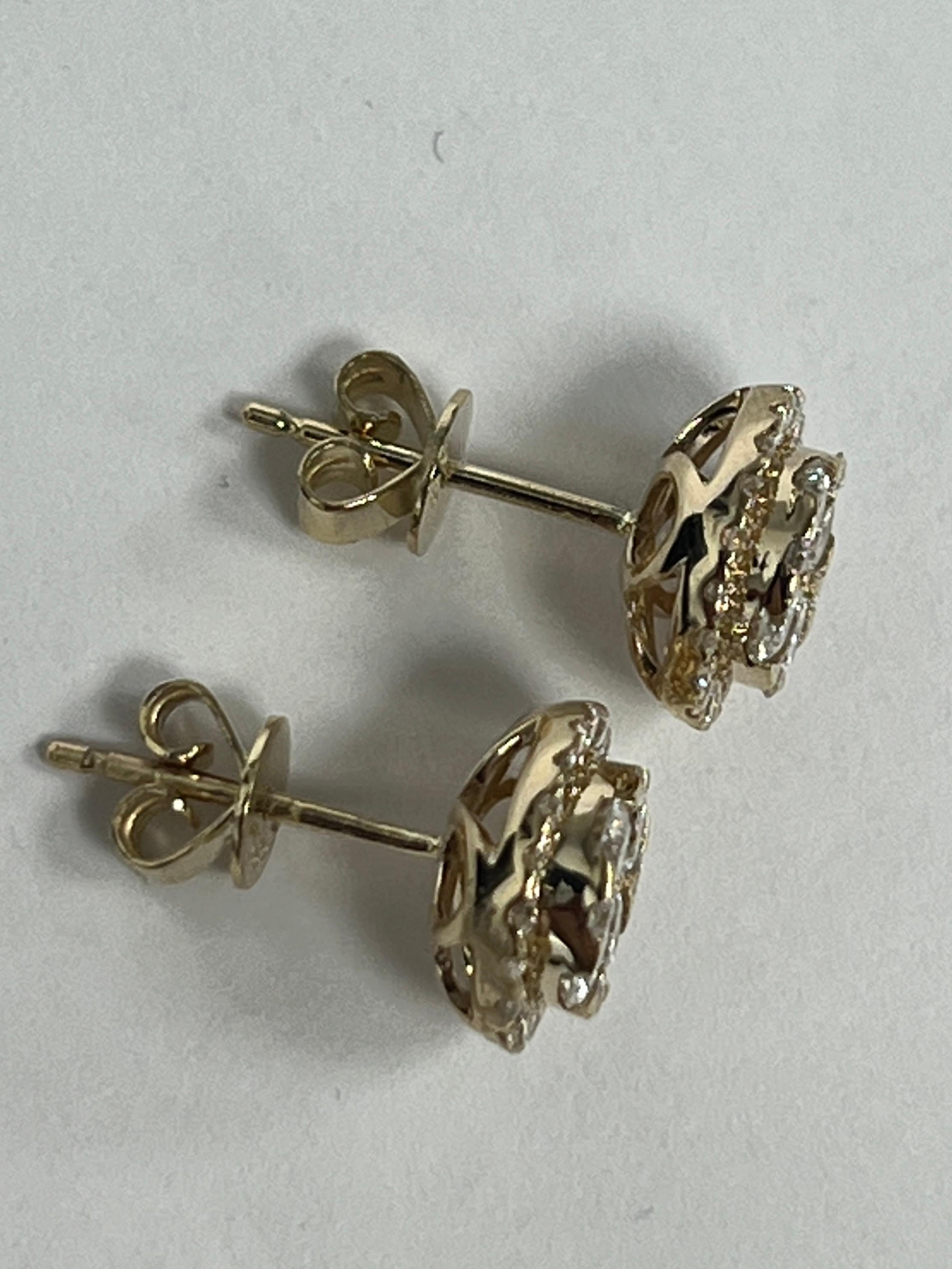 Brilliant Cut Yellow Gold Illusion Cluster Earrings For Sale