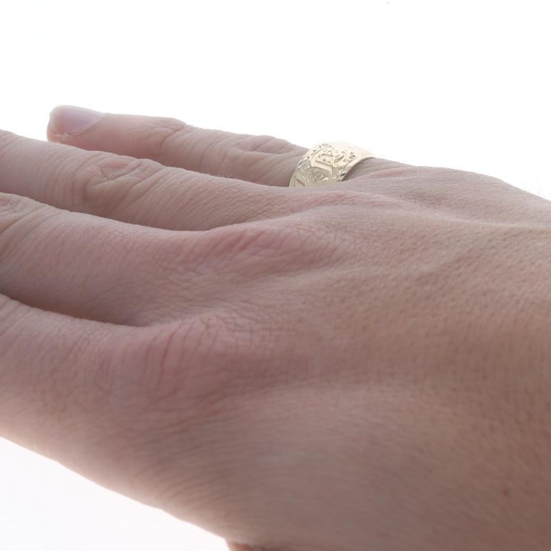 Yellow Gold Initial E Hawaiian Plumeria Men's Signet Ring - 14k Monogram Letter For Sale 1