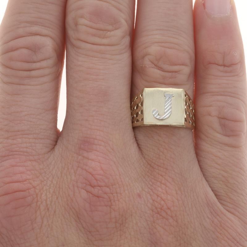 Gelbgold Initiale J Herrenring 10k Monogram Buchstabe im Zustand „Hervorragend“ im Angebot in Greensboro, NC