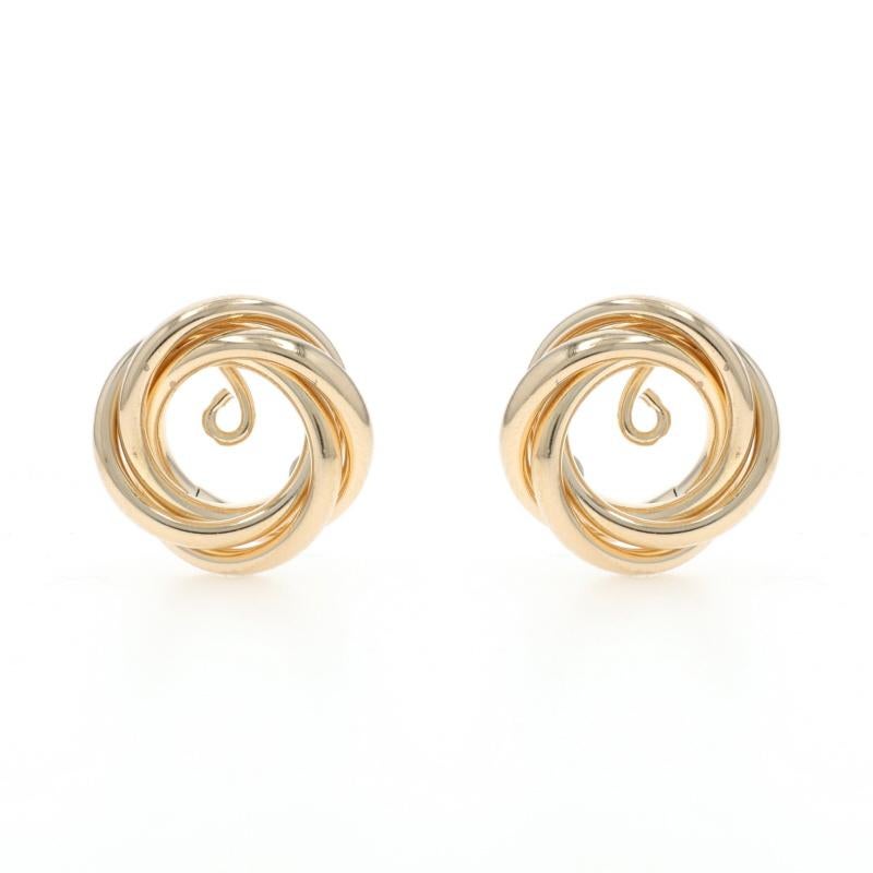Contenuto del metallo: Oro giallo 14k

Stile: Giacche con borchie
Tema: Cerchio intrecciato

Misure

Apertura dei fori dei pali: 0,9 mm

Peso: 2.4 grammi
Timbri: 585, marchio del produttore

Condizioni: Usato

Pulito, lucidato e testato
