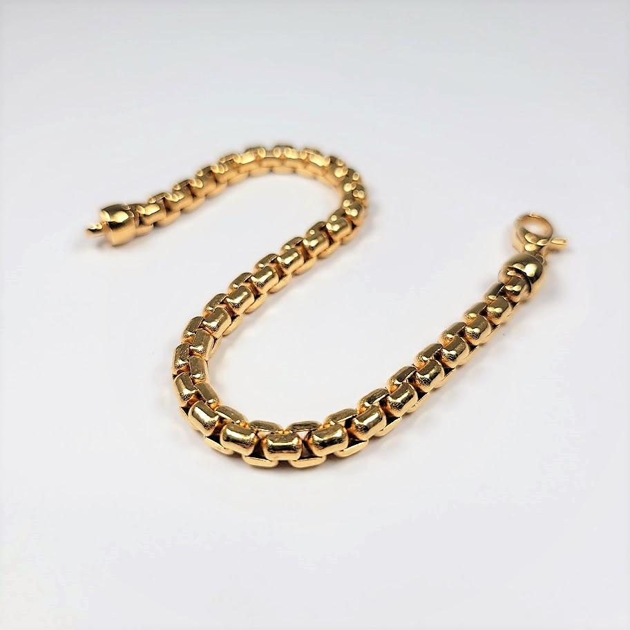 Yellow Gold Italian Bracelet In Good Condition For Sale In Dallas, TX