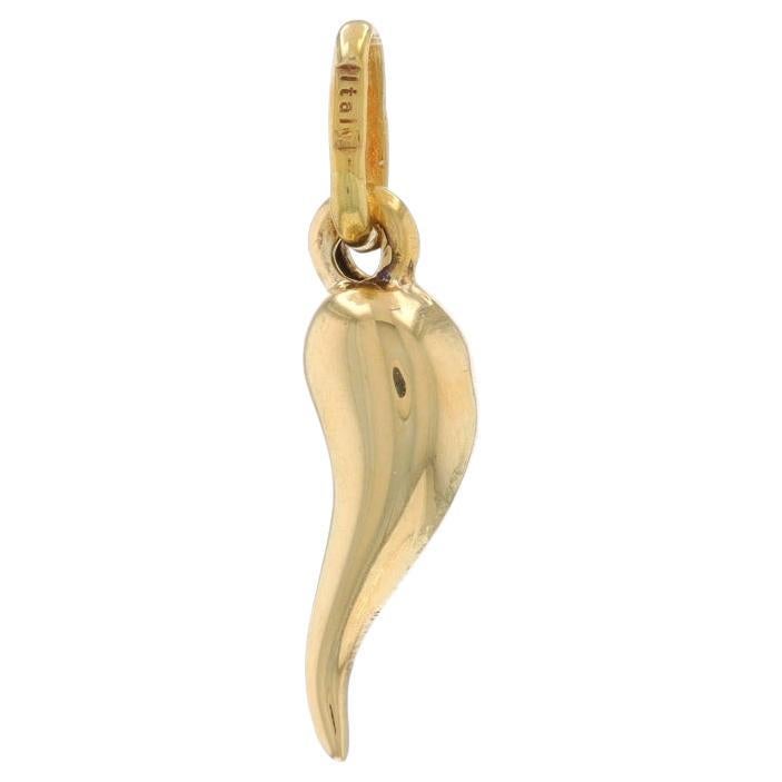 Pendentif en or jaune en forme de corne italienne 18k Cornicello Italie