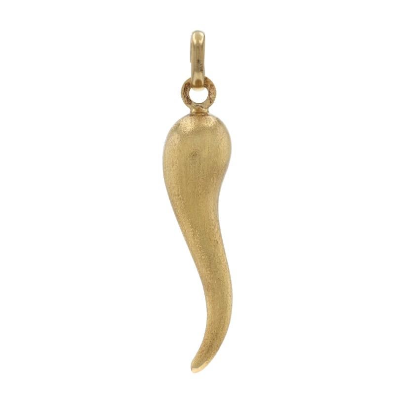 Contenu du métal : Or jaune 18k

Thème : Horn italien, Bonne chance
Caractéristiques : Construction creuse avec finition brossée

Mesures

Hauteur (à partir de l'attache fixe) : 1 9/16