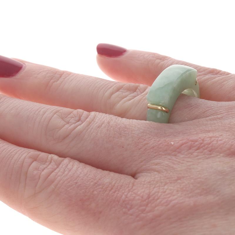 Fascia di giadeite in oro giallo - Anello 14k SZ 8 in vendita 1