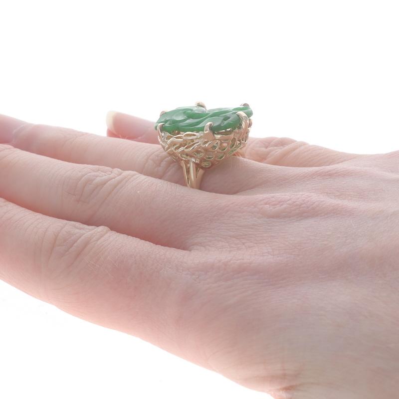 Yellow Gold Jadeite Cocktail Solitaire Ring - 14k Carved Botanical Scroll For Sale 1