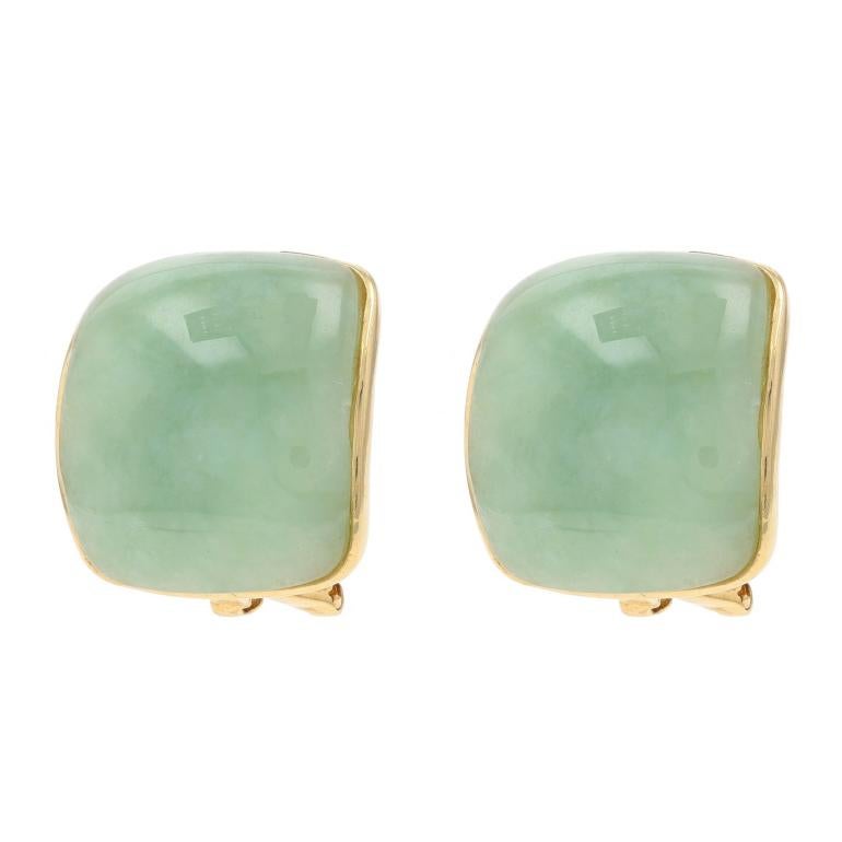 Yellow Gold Jadeite Curved Large Studs Earrings - 14k Pierced In Excellent Condition For Sale In Greensboro, NC